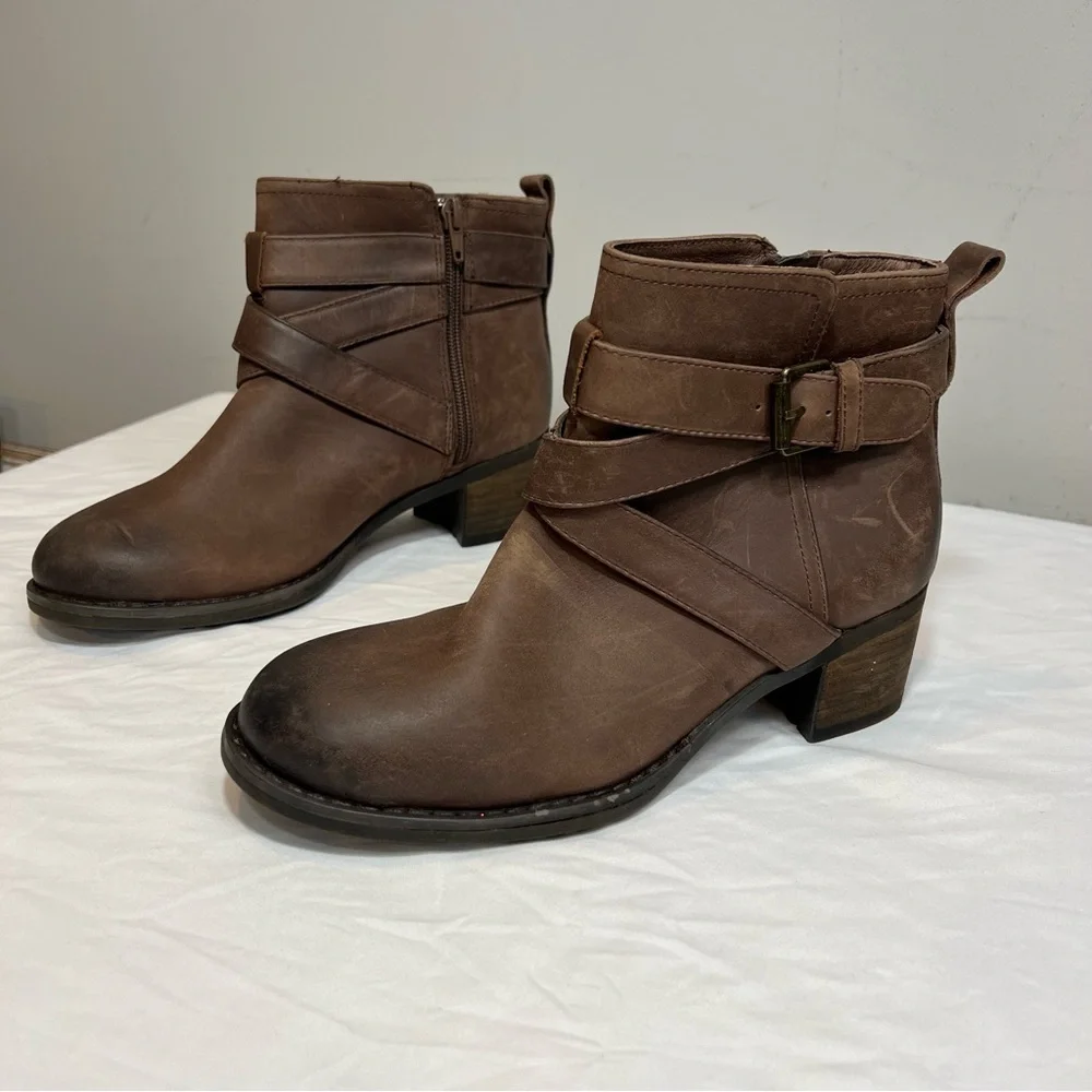 Tara M Gwen brown genuine leather side zip boots size 8